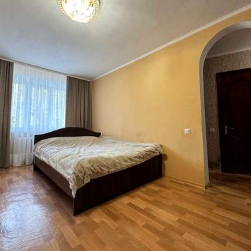 Продаж 2к квартири на вул. Пирогова