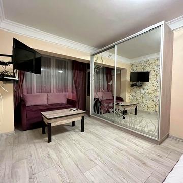 Володимира Покотила вул. (Картвелішвілі), 5