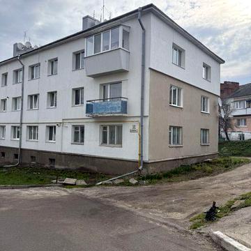 Продаж 3-кімнатної квартири у Зборові, вулиця Лесі Українки, 2, центр, нижче магазину «Рукавичка». Торг