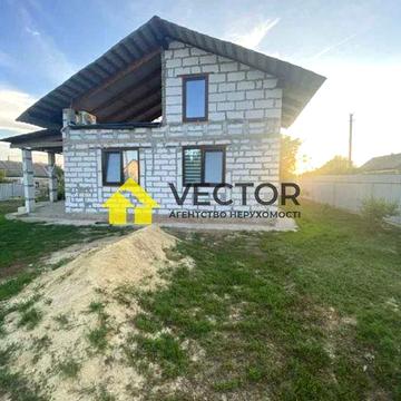 Продається будинок вашої мрії в затишному місці біля води!