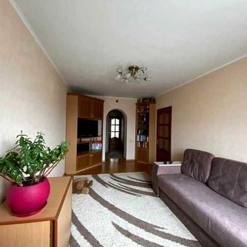 Продам 2к.Космонавтів Ремонт Окремі кімнати