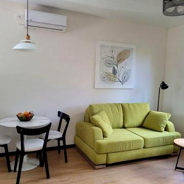 Здаються 2-кімнатні апартаменти біля входу в курорт