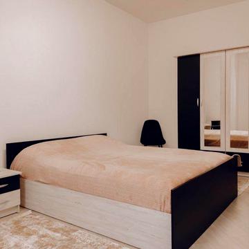 Здається 3 кімнтна квартира на Соборній площі