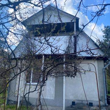 Садова вул., 1