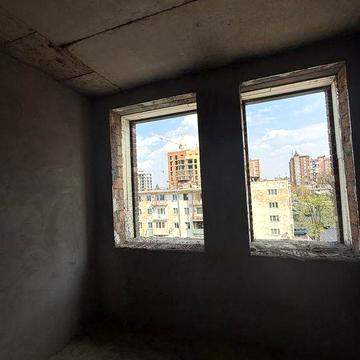 Продаж 1к квартири, новобудова на  вул. Героїв Майдану
