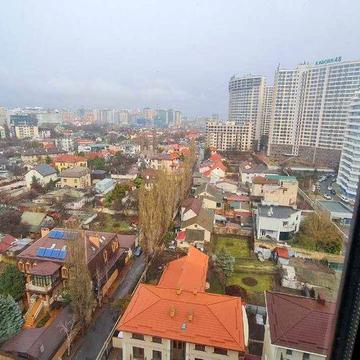 2 комнатну квартиру на берегу моря и парка