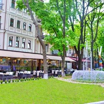 5-к квартира 175м2 біля Пале-Рояль: 2 рівні, свій дворик, висота 3.8м Історичний центр, вул. Дерібасівська