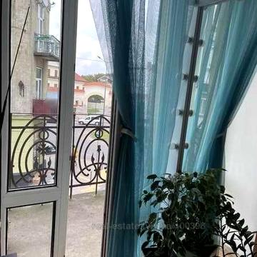 Продаж 1-к квартири в австрійському будинку з балконом