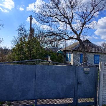 Продам будинок ,пригород.