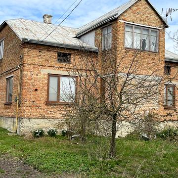 Цегляний будинок!