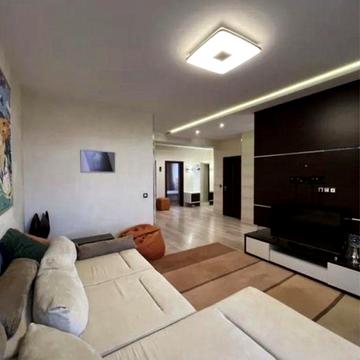 Здам простору 3-х кімнатну квартиру з гаражем та кладовою