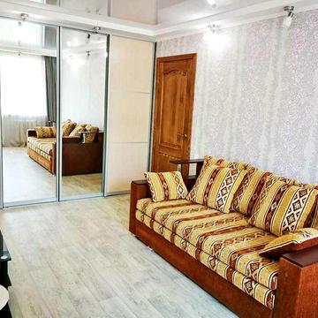 Незалежності вул. (Титова), 17