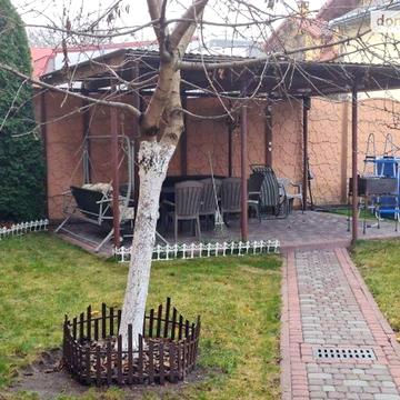 Продаж 8к Дім Лютнева вулиця