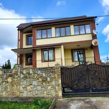 Продаж 8к Дім Місячна вулиця