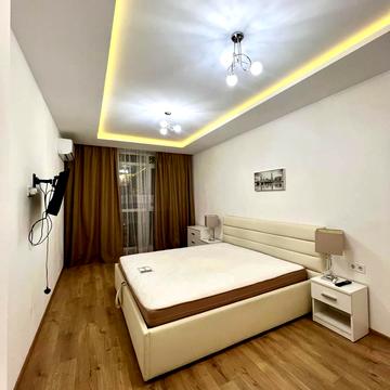 Вячеслава Чорновола просп. (), 16