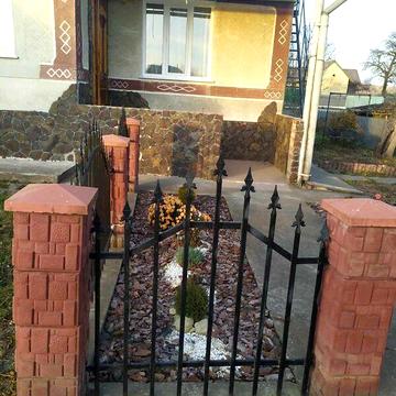 Продаж 3к Дім Центральна вулиця