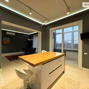 Продаж 3к Квартира вул. Мала Морська