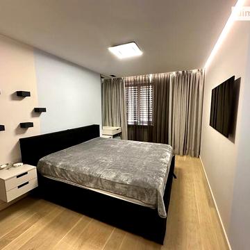 Продаж 3к Квартира Боголюбова вулиця ЖК Городок