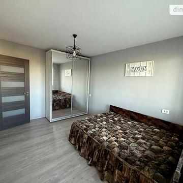 Продаж 3к Квартира Космонавтів вулиця