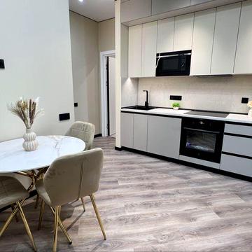 2 комнатная в Кадор Сити на Краснова Современный Ремонт