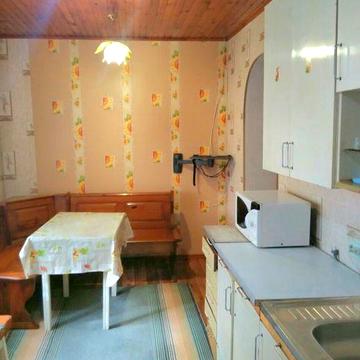 Юровка. Сдается небольшой домик. Место для авто.