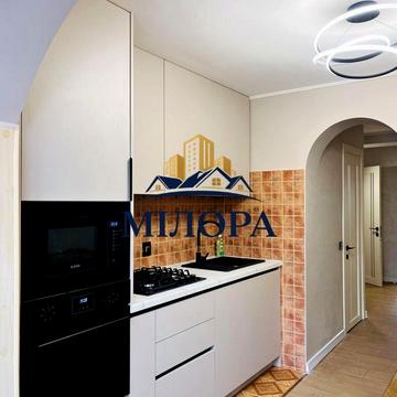 Простора 4-х кімнатна квартира по вул. Капушанській