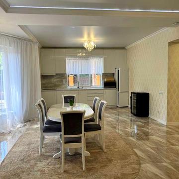 Будинок з ремотном в лісовій зоні на межі з Києвом