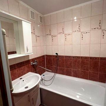 Продам 3-х комнатную квартиру Покровський р-н 5 заречный 8эт/13эт