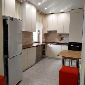 Сдам 1-2х к комнатную кв-ру  12000 Центр