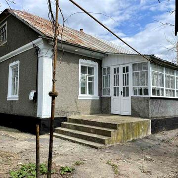 Продам будинок  ....