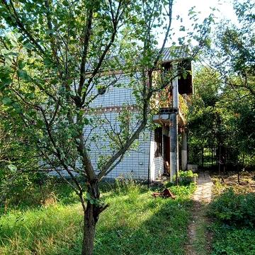 Дача біля лісу і озер для життя і  відпочинку у межах міста.