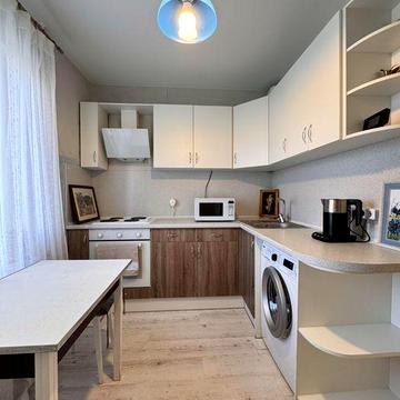 Продаж 3-к, метро Харківська, озеро Сонячне