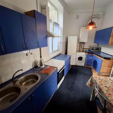 Богдана Хмельницького вул., 3