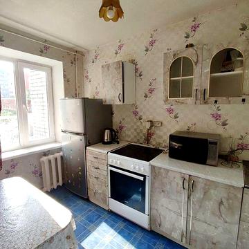 Оренда 3 кімнатної кв-ри ж/м Покровський 2 поверх, цегляний будинок, косметика