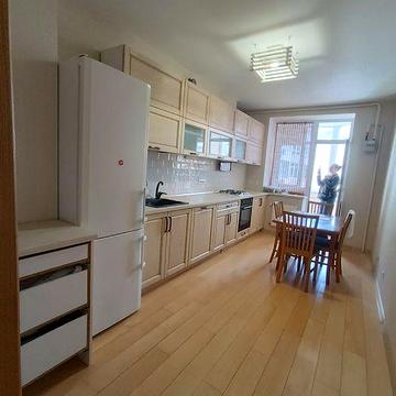 Продам 3- хкомнатную в ЖК возле парка Победы ЖК Дом у Фонтана