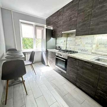 Здам 2к квартиру на Робочій, середина вулиці