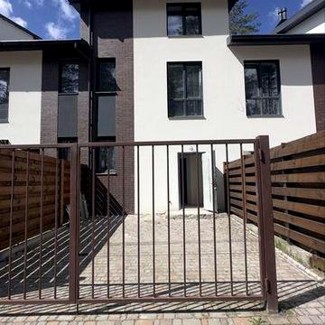 Таунхаус з ремонтом та терасою +газом біля лісу