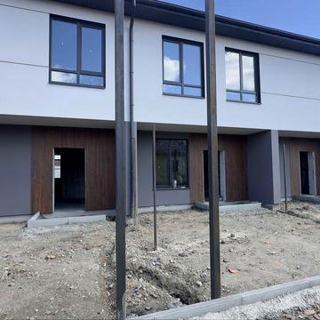 Таунхаус з газом та центральним комунікаціями біля Києва
