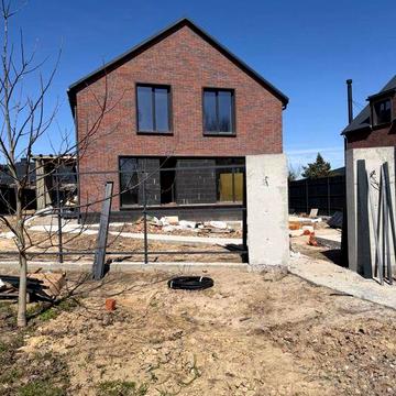 Якісний будинок з ремонтом під чистову. 4 кімнати. Білогородка.