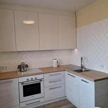 Сдам современную квартиру ул. Автозаводская 43