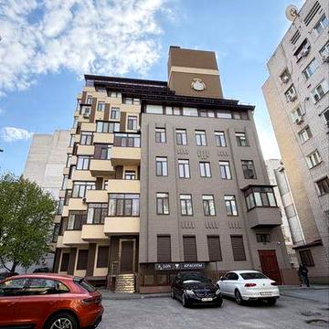 Продам 3к квартирус немонтом  в клубном доме!Центр ЖК Мечникова