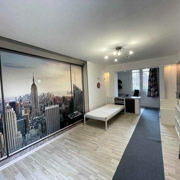 Продаж трикімнатної Якуба Коласа буд.1-в  з газовою плитою, ремонтом та технікою Ст.М.Святошин  15 хв транспортом.