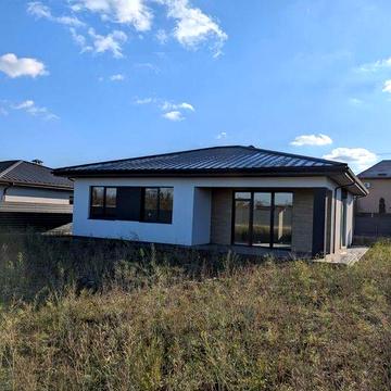 Одноповерховий будинок під Києвом