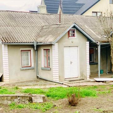 Продаю господарство в Заставні .27км від Чернівців.