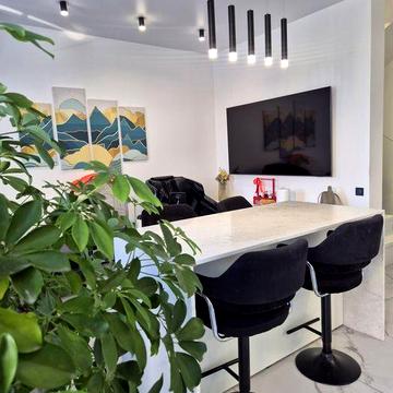 Таунхаус на березі озера