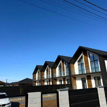 Сучасні 2 поверхові таунхауси