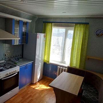 Сдается  комн кв Пески, уютная укомплетована для семьи.