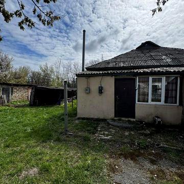Продаж 2-кімнатної квартири в центрі с. Вовчків