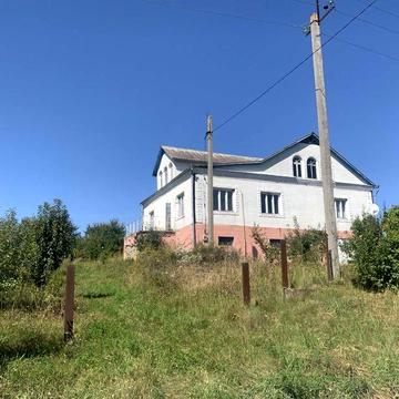 Одноповерховий будинок з масандрою