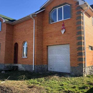 Продам будинок в центрі міста